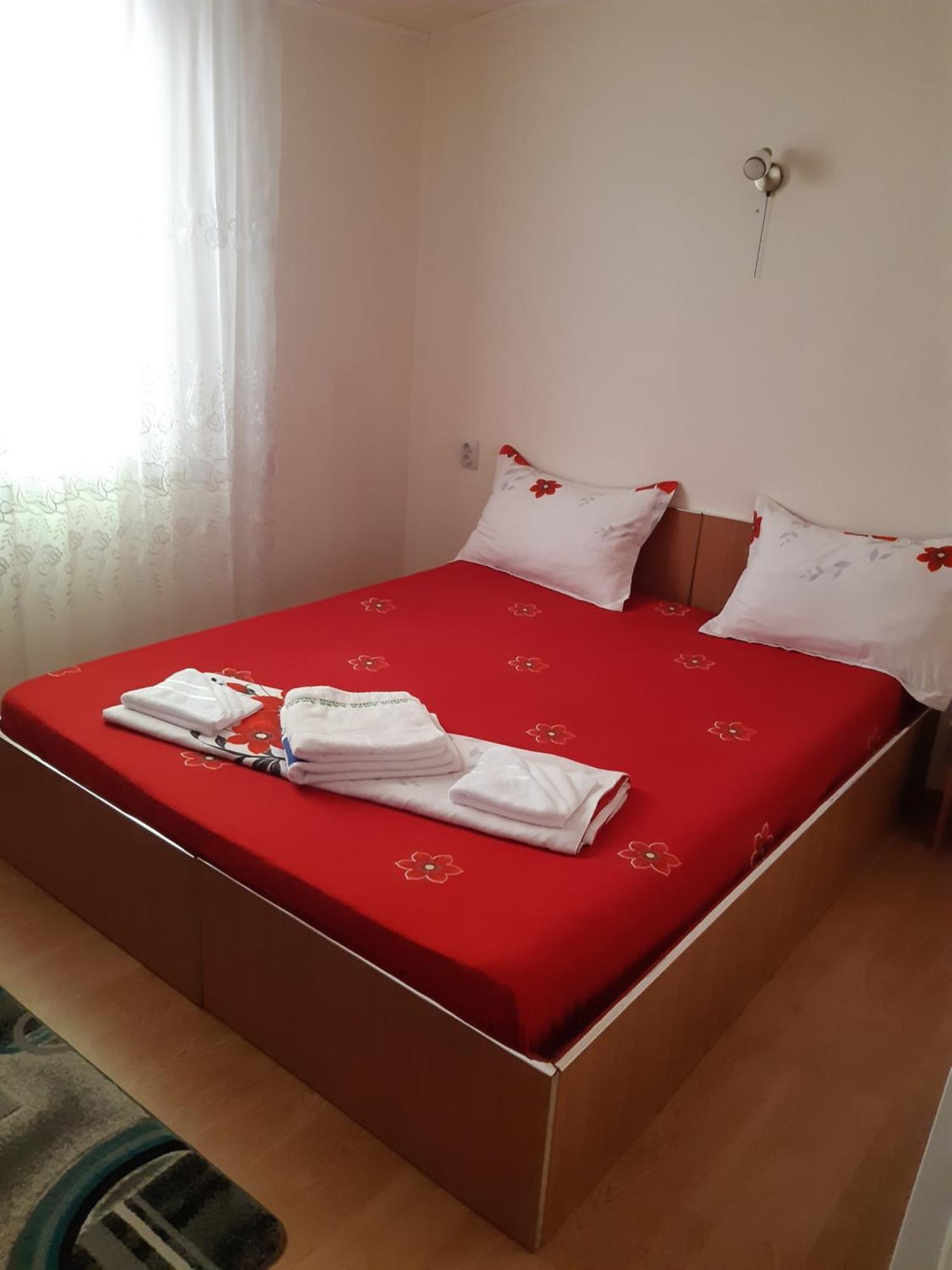 Апартаменты Casa Iza Бэиле-Еркулане Экстерьер фото